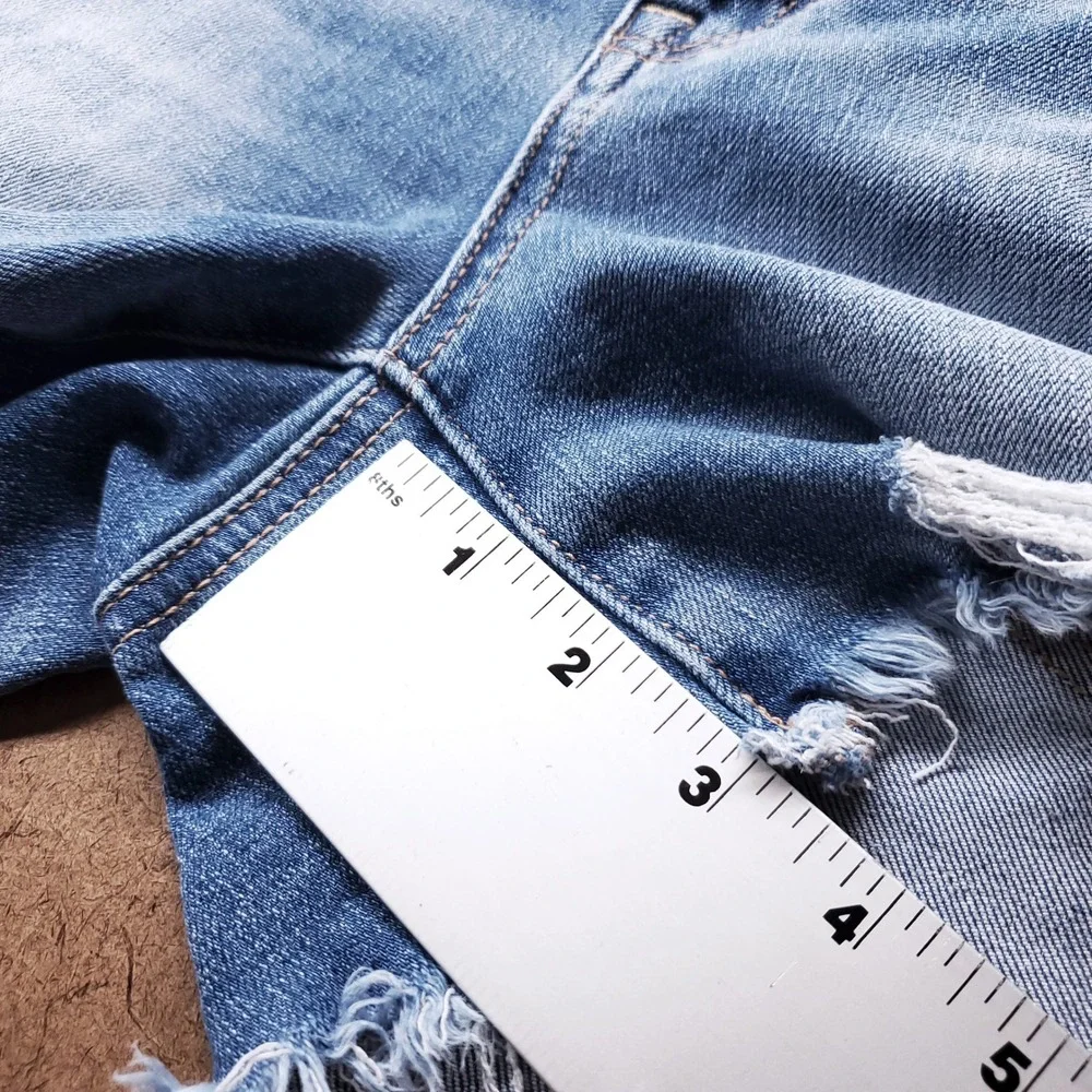 American Eagle Curvy Midi Dream Shorts Women 4 Blue Distressed Denim Y2K VP